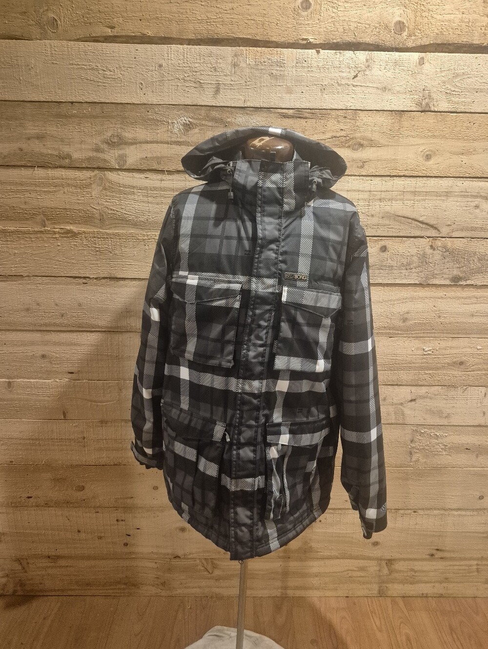 Billabong Men's Black and Gray Plaid Ski Jacket with Hood